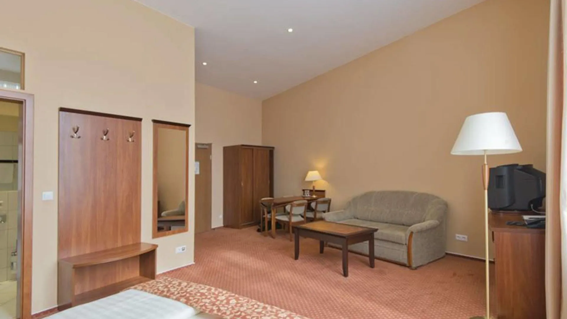 REWARI Hotel Berlin 3*,